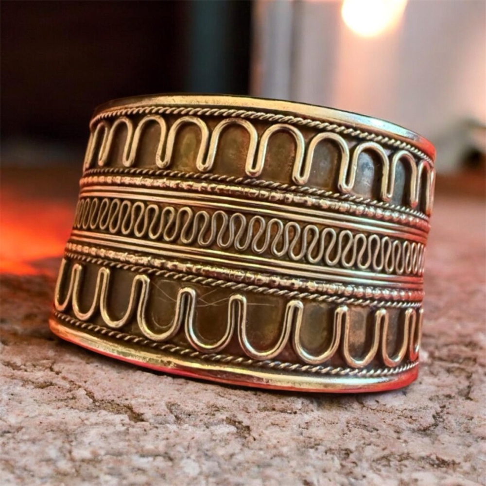 Vintage Silver Wide Cuff Bali
1980's Bohemian Hippie